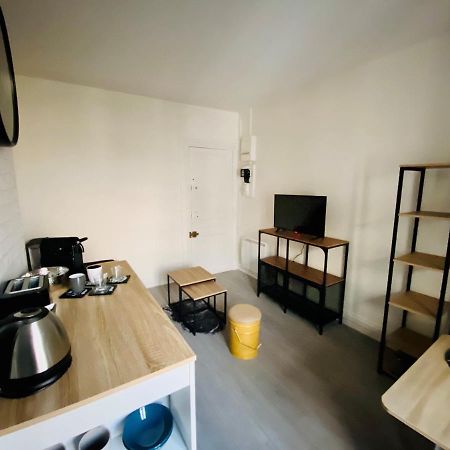 Enghien-Les-Bains: Studio Au Coeur Du Centre Ville. Exteriör bild